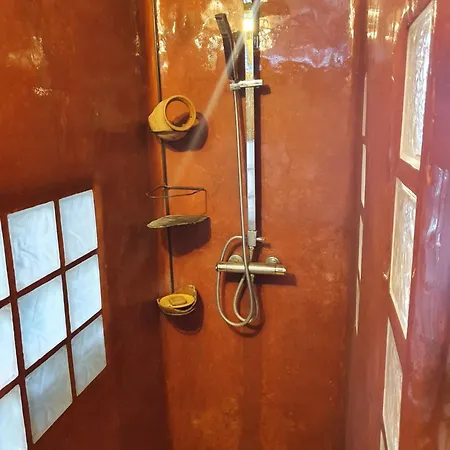 Maison Atypique Et Chaleureuse Dans La Nature