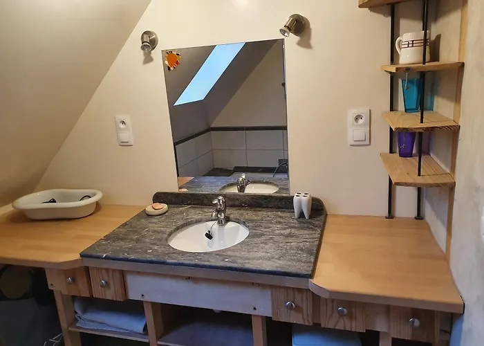 Maison Atypique Et Chaleureuse Dans La Nature بيت للعطل *